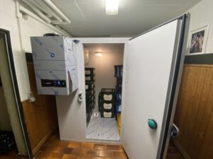 Mehr über den Artikel erfahren Neues Kühlhaus im Clubheim