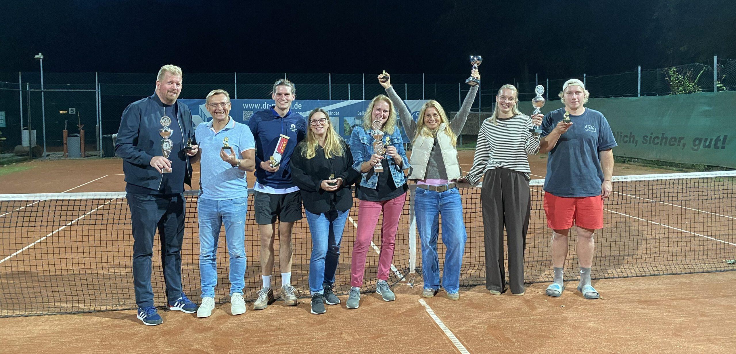 Du betrachtest gerade Saisonabschluss 2026 – Matchball, Pommes, Cocktails!